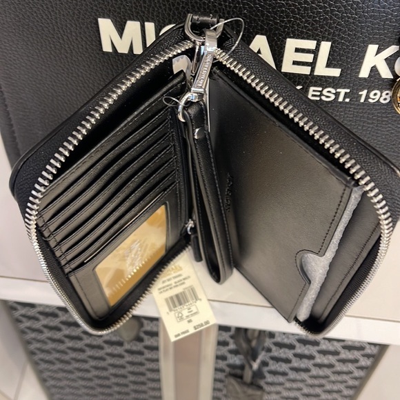 Michael Kors Jet Set Travel Large Phone Case Wristlet Wallet MK Black Multi - Picture 16 of 16